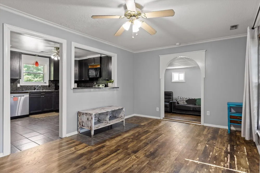 1389 Meadowood Drive Hixson, TN 37343