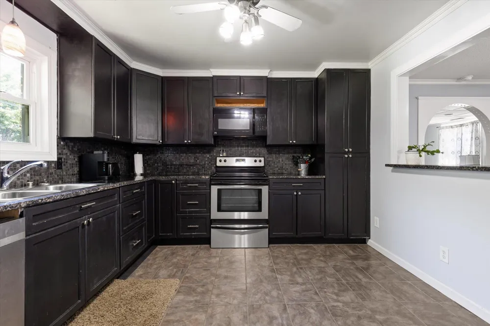 1389 Meadowood Drive Hixson, TN 37343