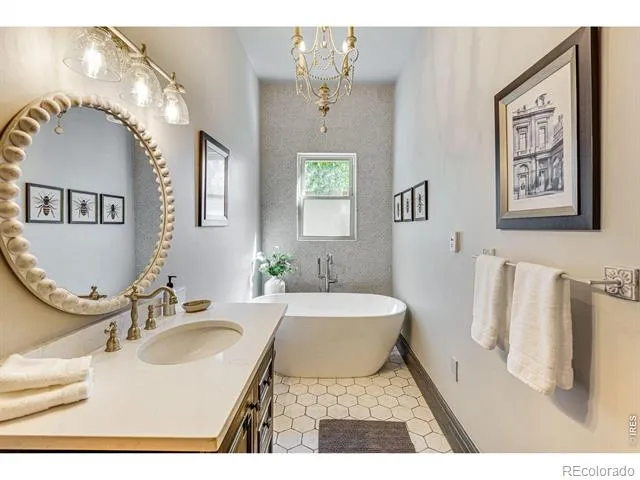 548 Mountain Avenue Berthoud, CO 80513