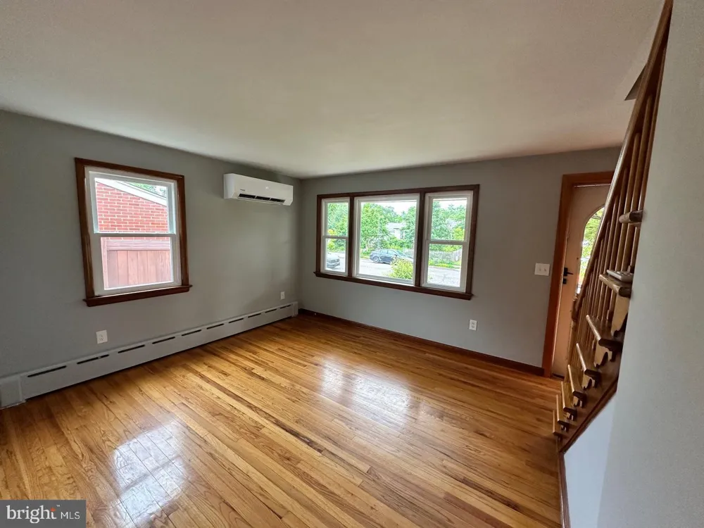 320 BARCLAY AVENUE Morrisville, PA 19067