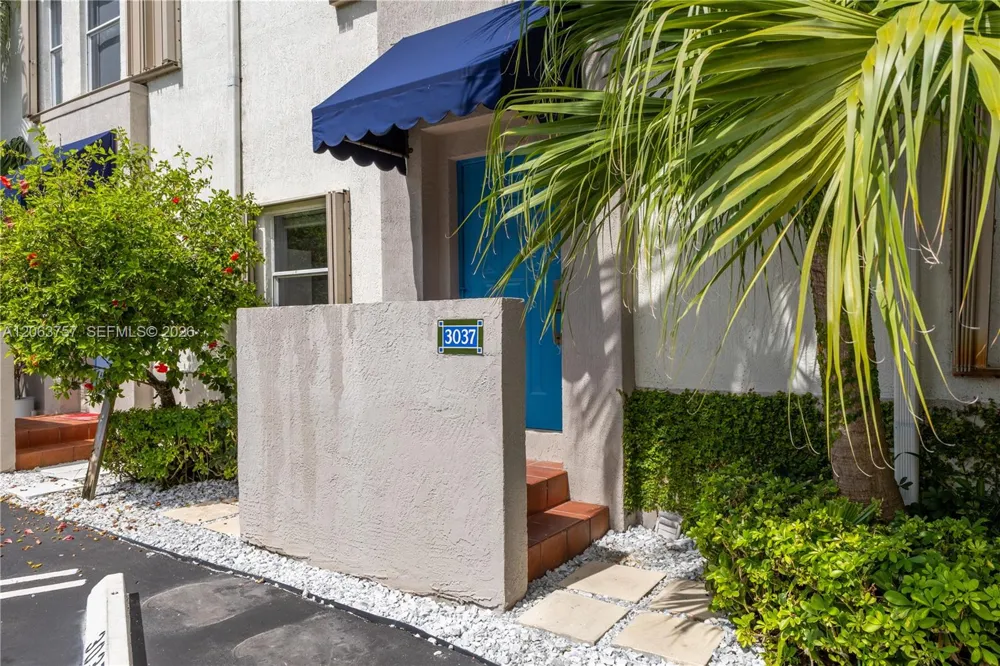 3037 Center St #2 Miami, FL 33133