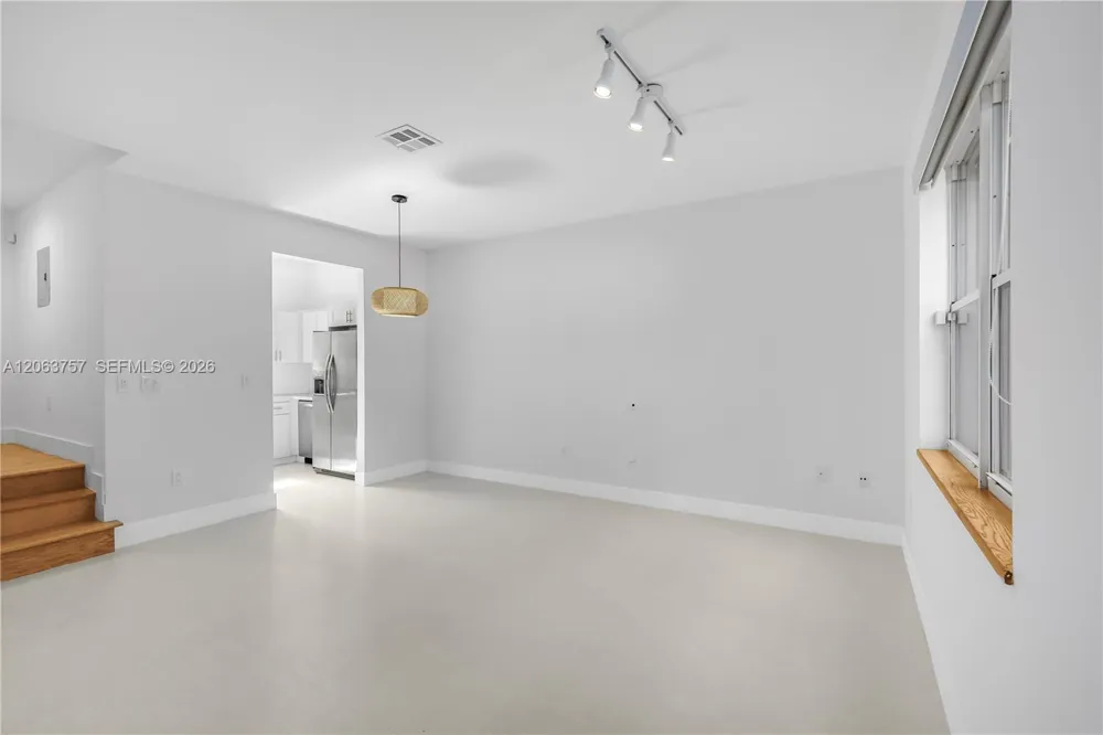 3037 Center St #2 Miami, FL 33133