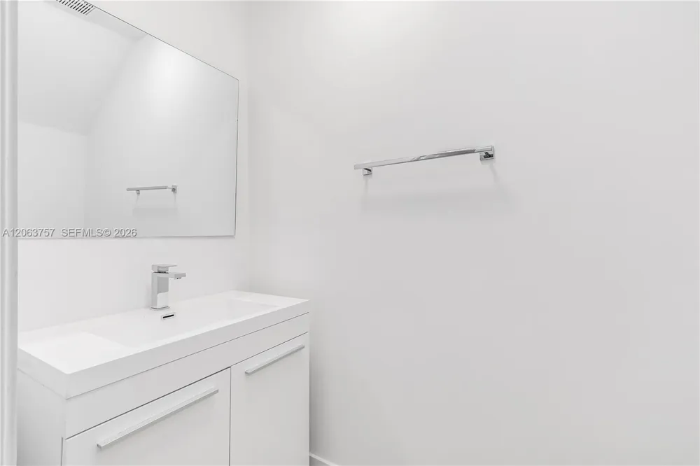 3037 Center St #2 Miami, FL 33133