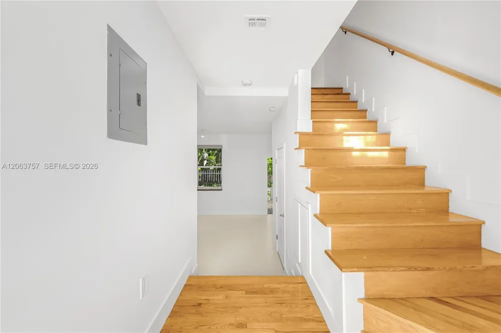 3037 Center St #2 Miami, FL 33133