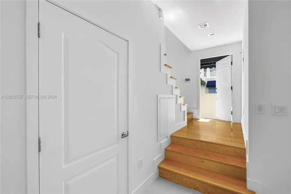 3037 Center St #2 Miami, FL 33133