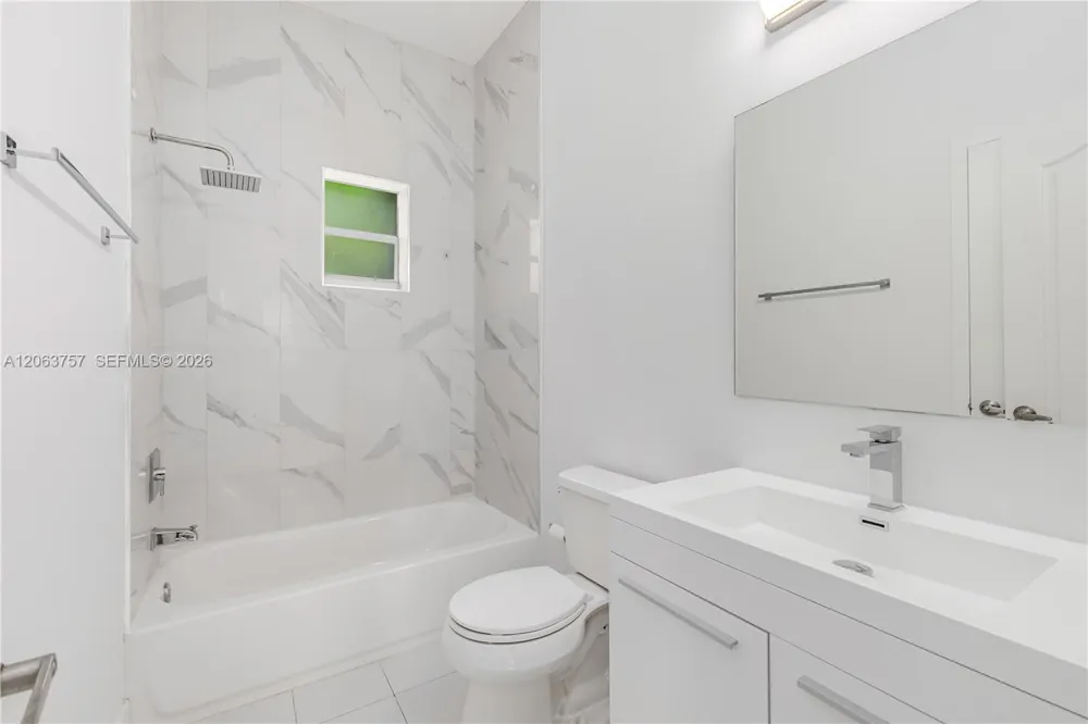 3037 Center St #2 Miami, FL 33133