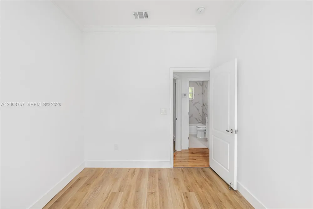 3037 Center St #2 Miami, FL 33133
