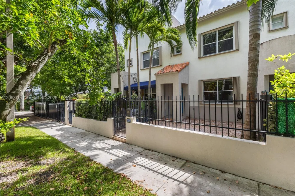 3037 Center St #2 Miami, FL 33133