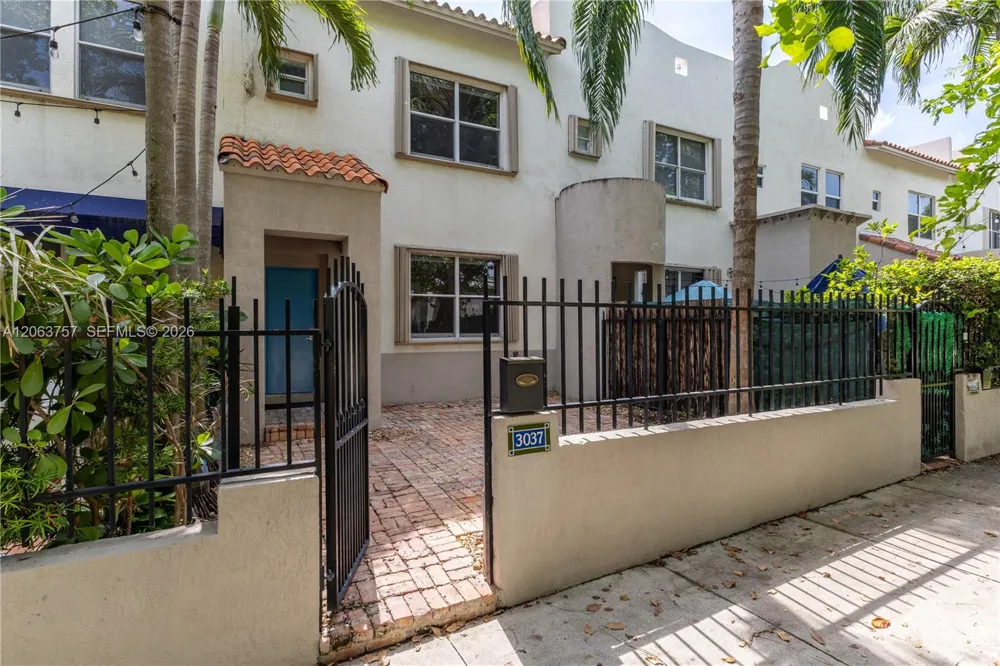 3037 Center St #2 Miami, FL 33133