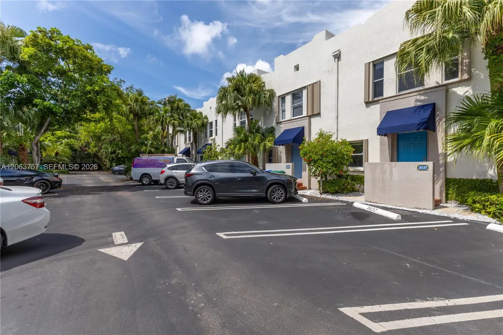 3037 Center St #2 Miami, FL 33133