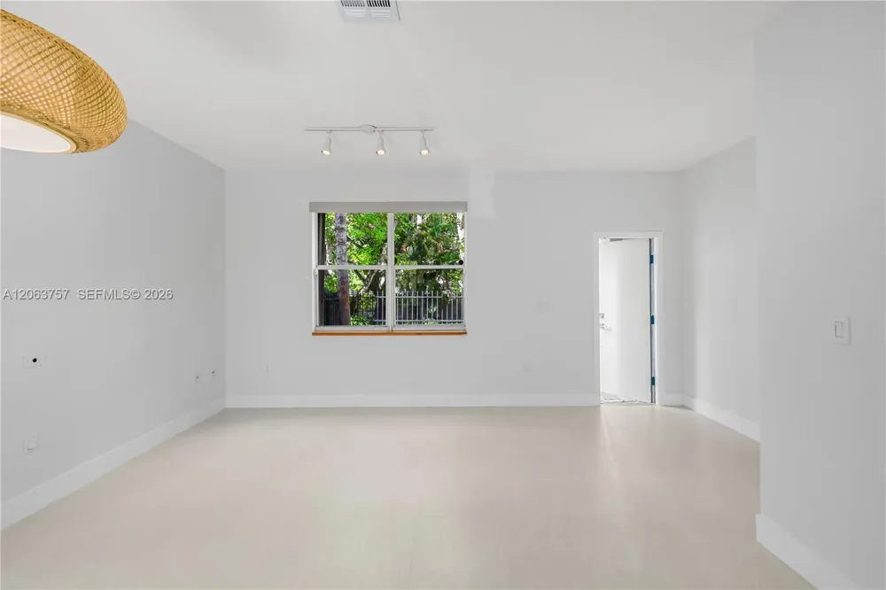 3037 Center St #2 Miami, FL 33133