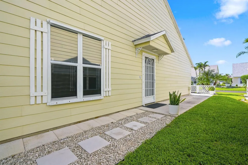 2543 SE Tropical E Circle Port St. Lucie, FL 34952