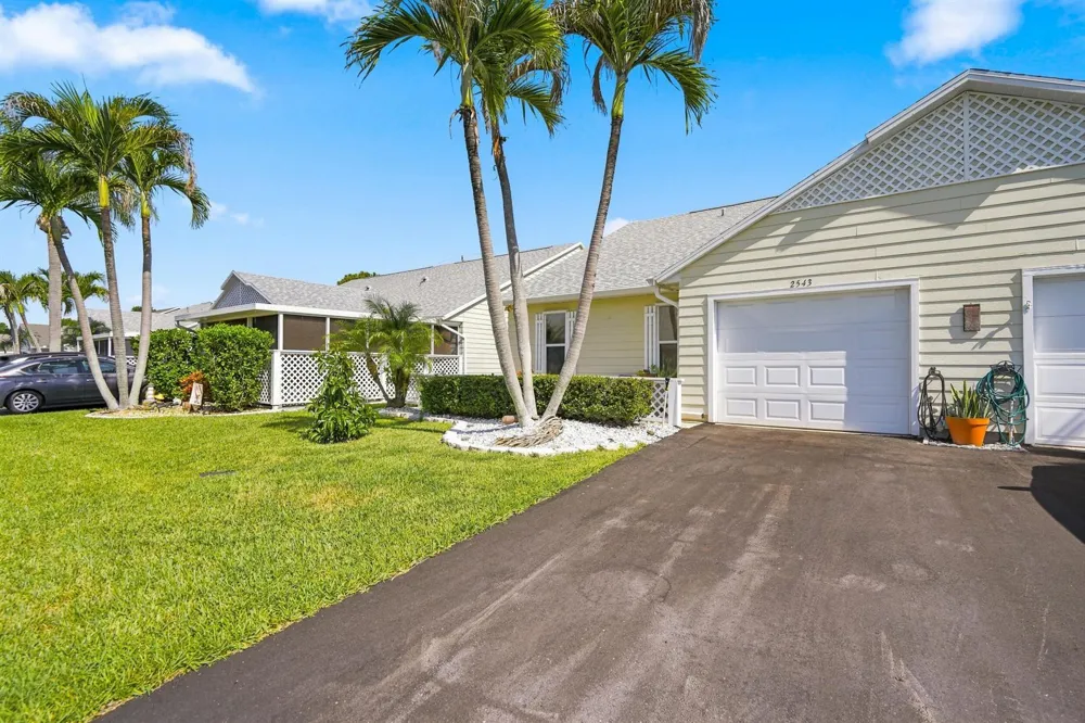 2543 SE Tropical E Circle Port St. Lucie, FL 34952