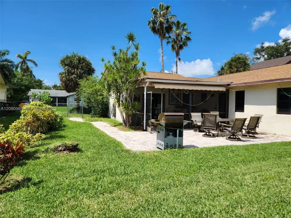 635 NE 3rd St #635 Dania Beach, FL 33004