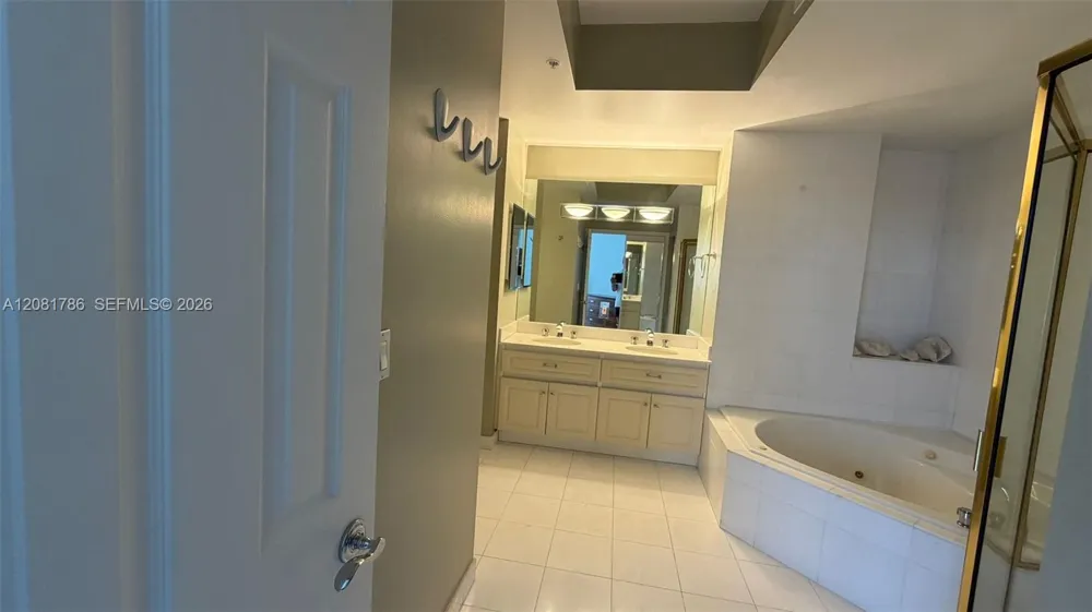 6301 Collins Ave #LPH4 Miami Beach, FL 33141