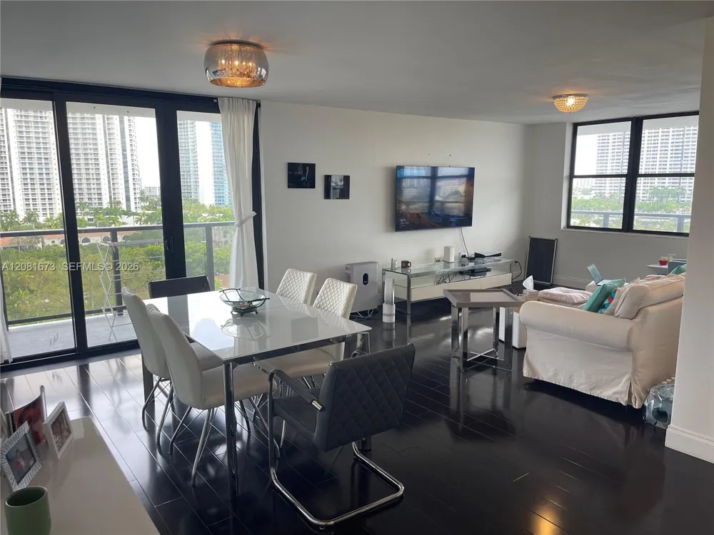 18151 NE 31st Ct #1201 Aventura, FL 33160