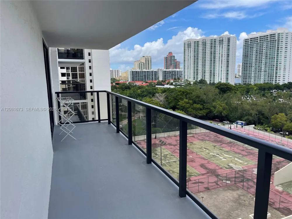 18151 NE 31st Ct #1201 Aventura, FL 33160