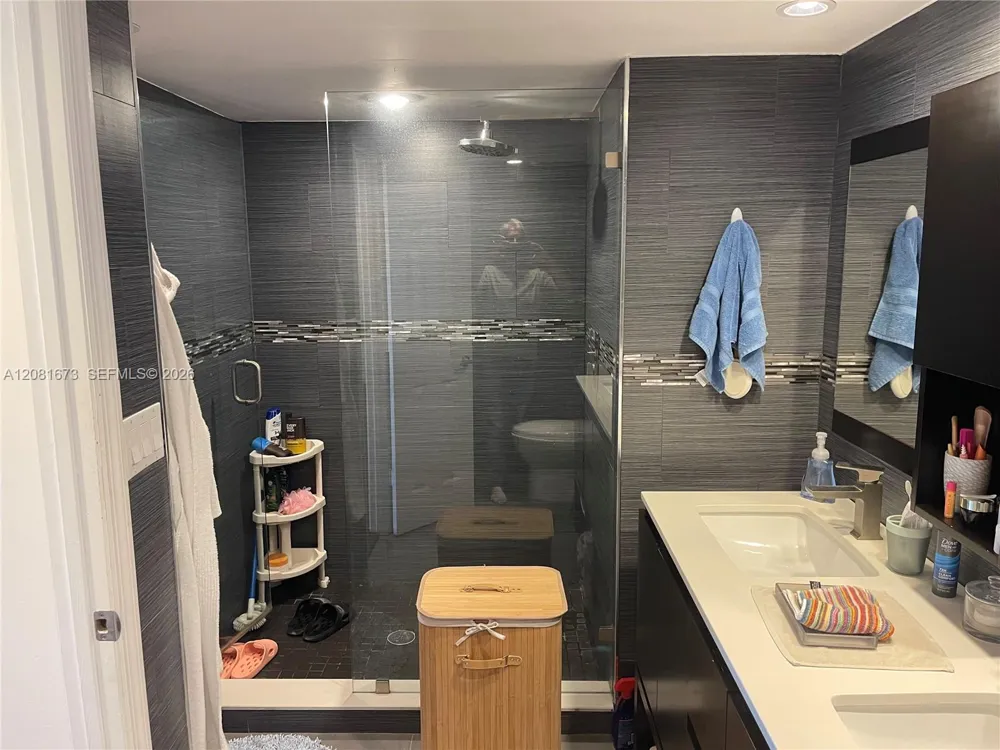 18151 NE 31st Ct #1201 Aventura, FL 33160