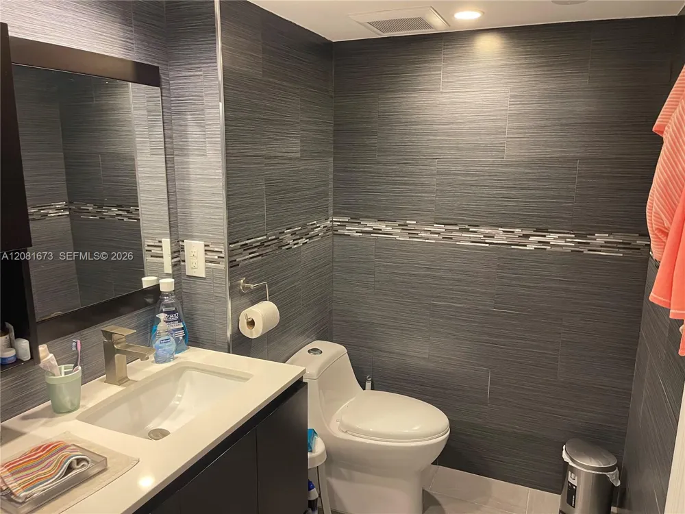 18151 NE 31st Ct #1201 Aventura, FL 33160