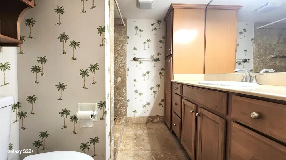 17 ROYAL PALM WAY #3030 Boca Raton, FL 33432