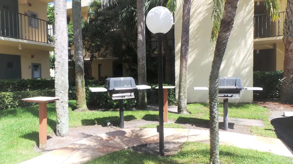 17 ROYAL PALM WAY #3030 Boca Raton, FL 33432
