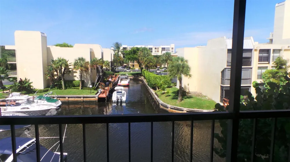 17 ROYAL PALM WAY #3030 Boca Raton, FL 33432