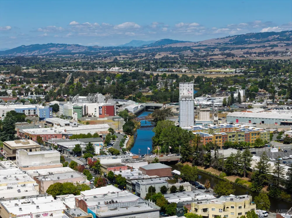 11 5th Street Petaluma, CA 94952