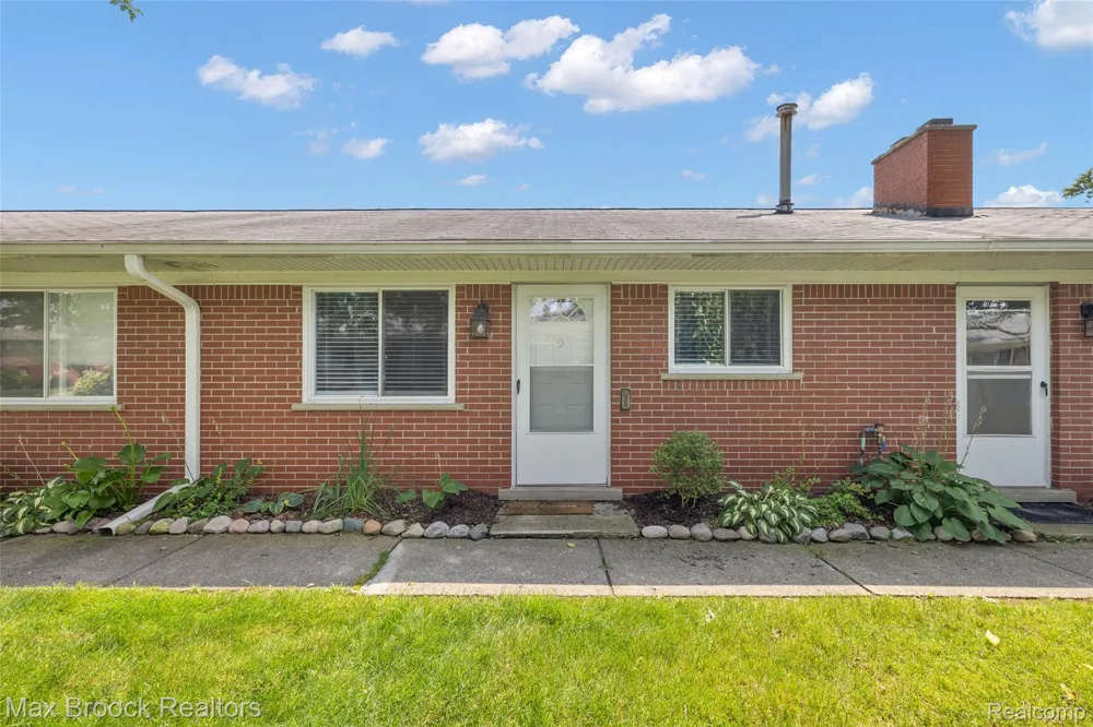 3875 Devon Road #10A Royal Oak City, MI 48073