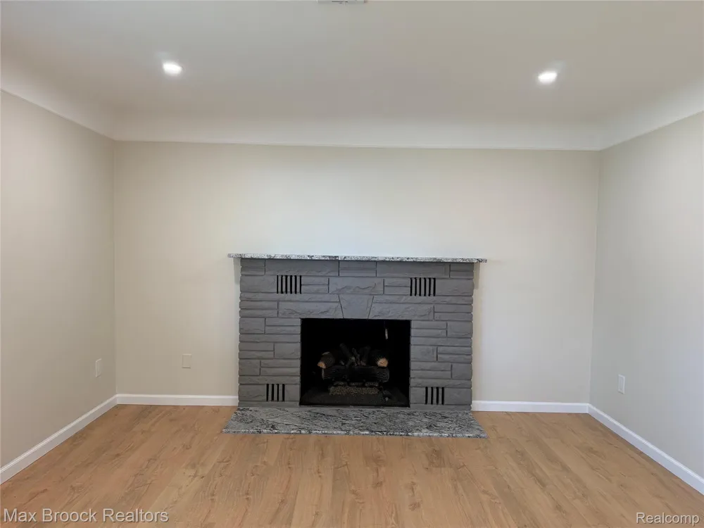 3875 Devon Road #10A Royal Oak City, MI 48073