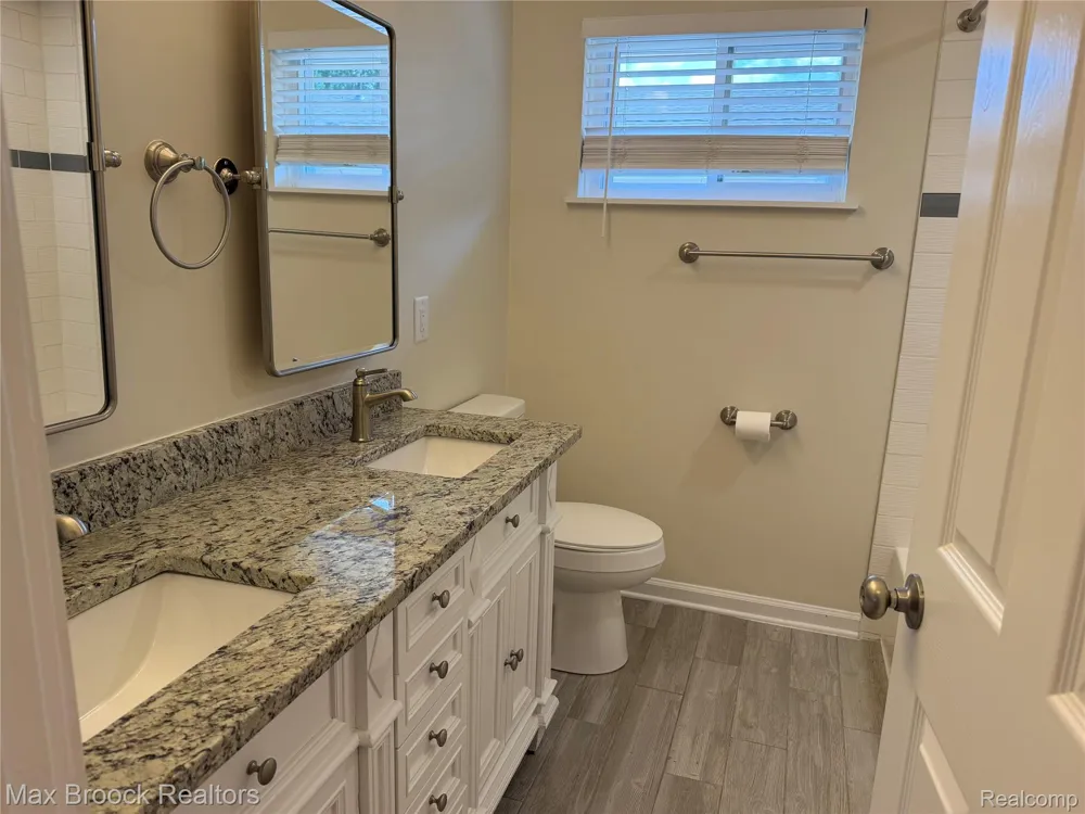 3875 Devon Road #10A Royal Oak City, MI 48073