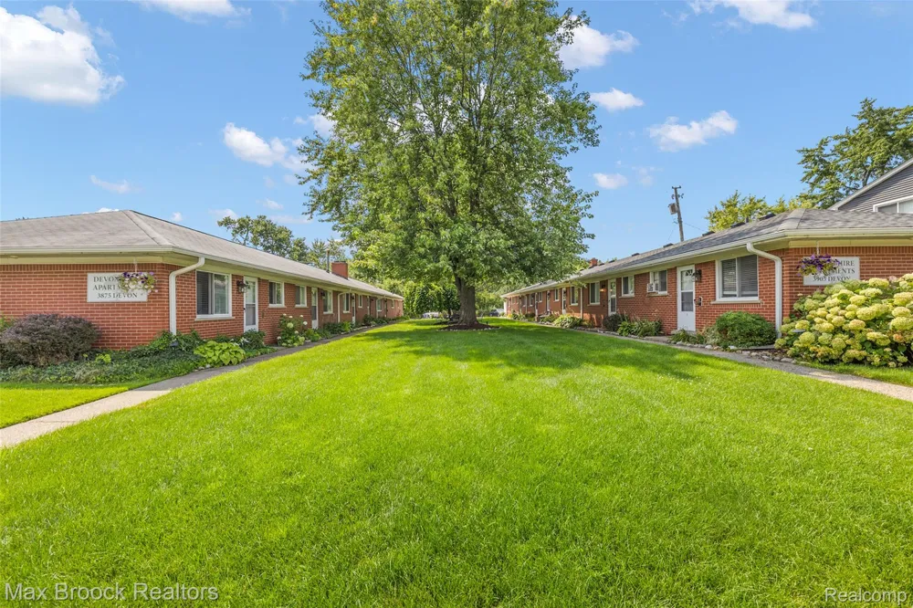 3875 Devon Road #10A Royal Oak City, MI 48073