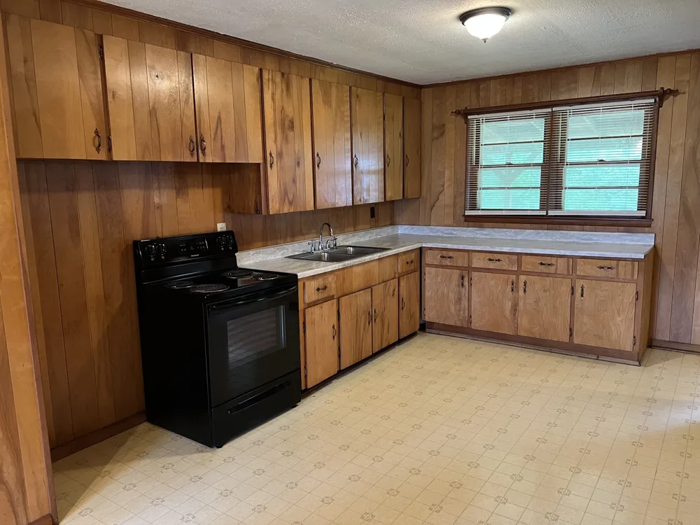 208 Lillian St Winchester, TN 37398