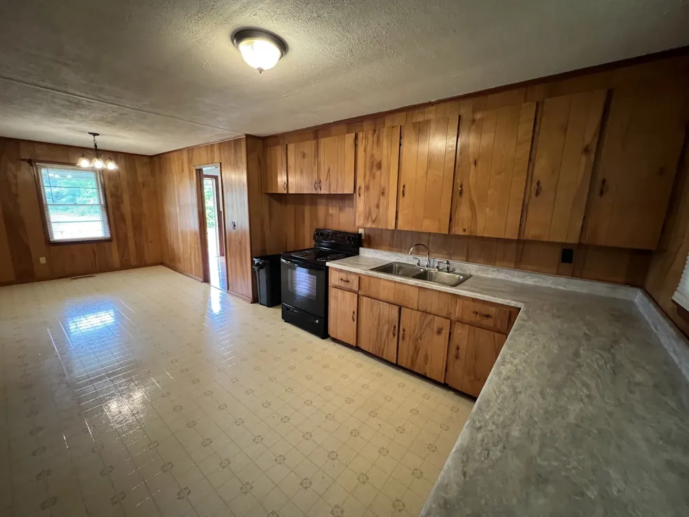 208 Lillian St Winchester, TN 37398