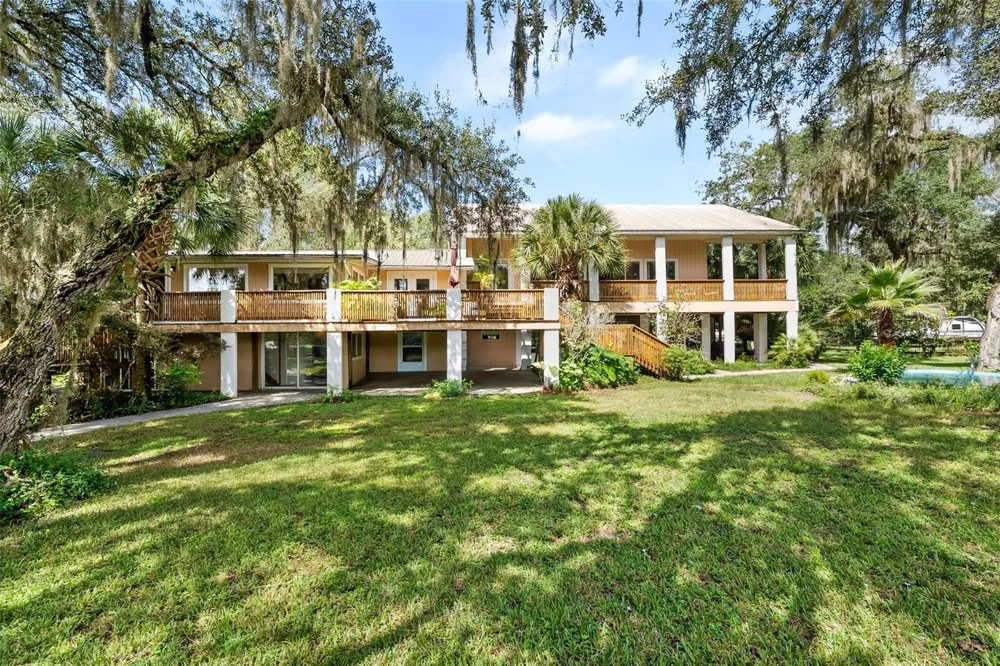 2033 SE HIGHWAY 317 Old Town, FL 32680