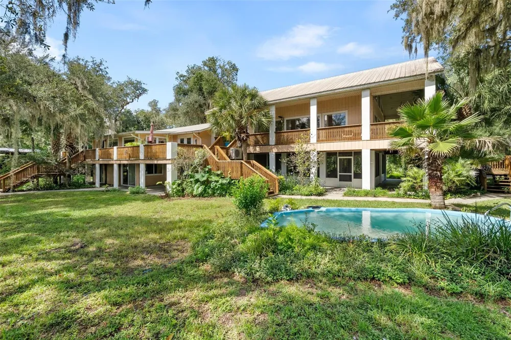 2033 SE HIGHWAY 317 Old Town, FL 32680