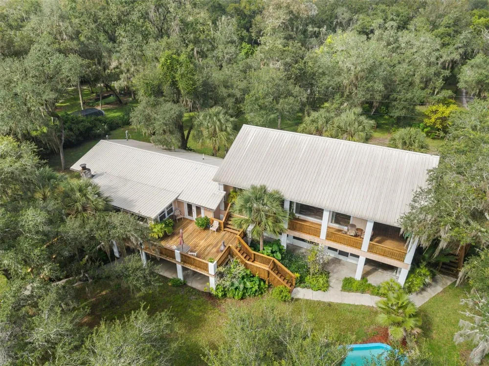 2033 SE HIGHWAY 317 Old Town, FL 32680