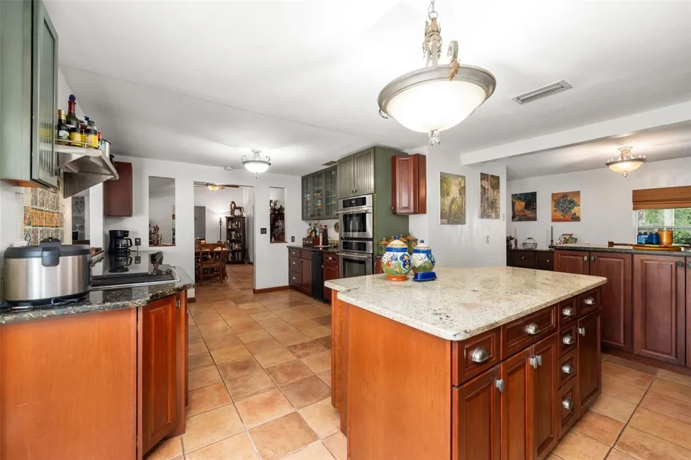 2033 SE HIGHWAY 317 Old Town, FL 32680