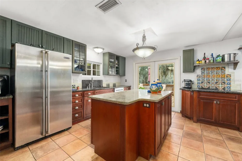 2033 SE HIGHWAY 317 Old Town, FL 32680