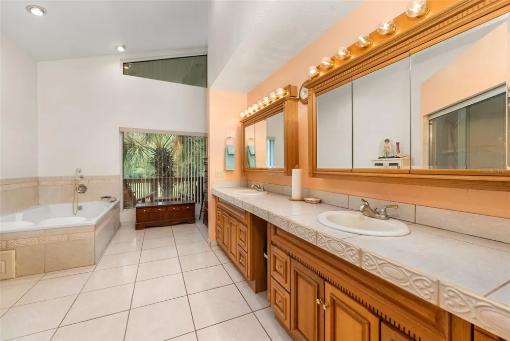 2033 SE HIGHWAY 317 Old Town, FL 32680