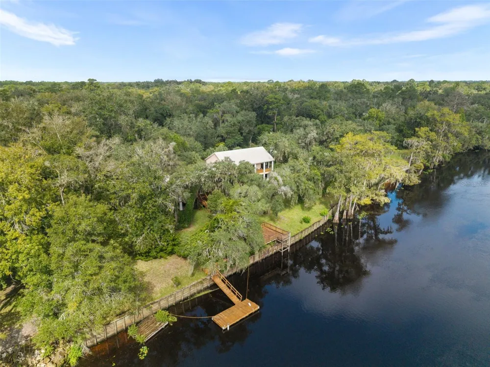 2033 SE HIGHWAY 317 Old Town, FL 32680