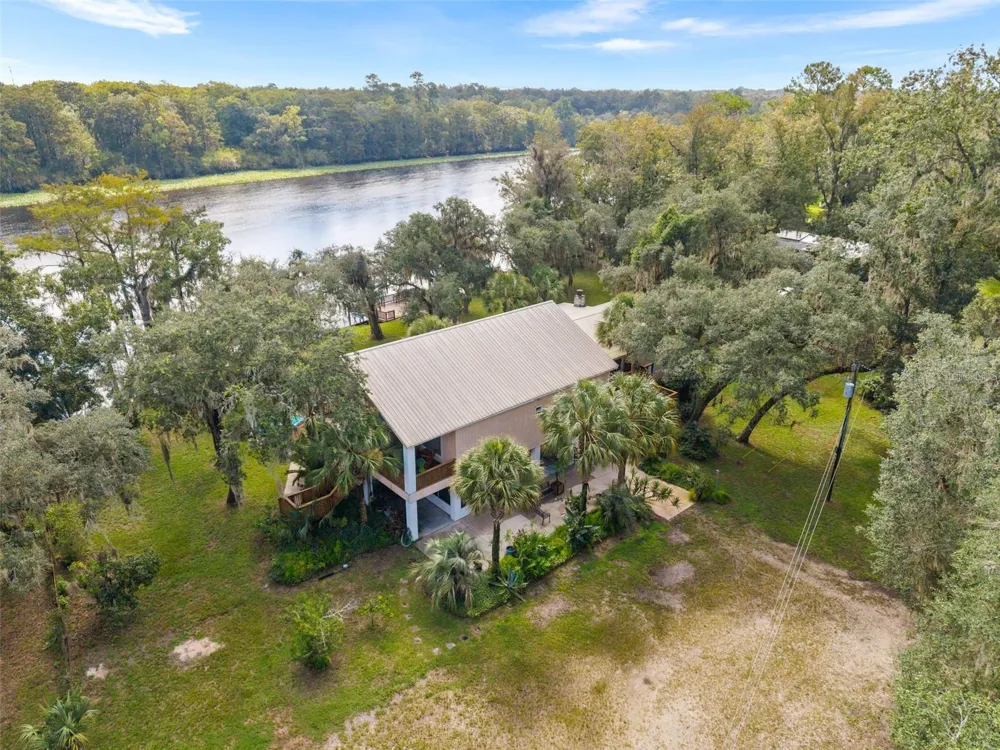 2033 SE HIGHWAY 317 Old Town, FL 32680