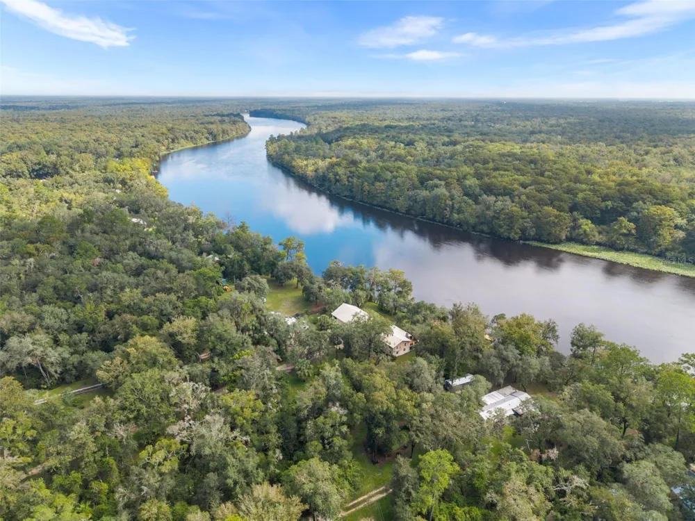 2033 SE HIGHWAY 317 Old Town, FL 32680