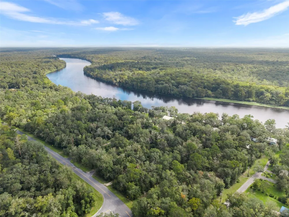 2033 SE HIGHWAY 317 Old Town, FL 32680