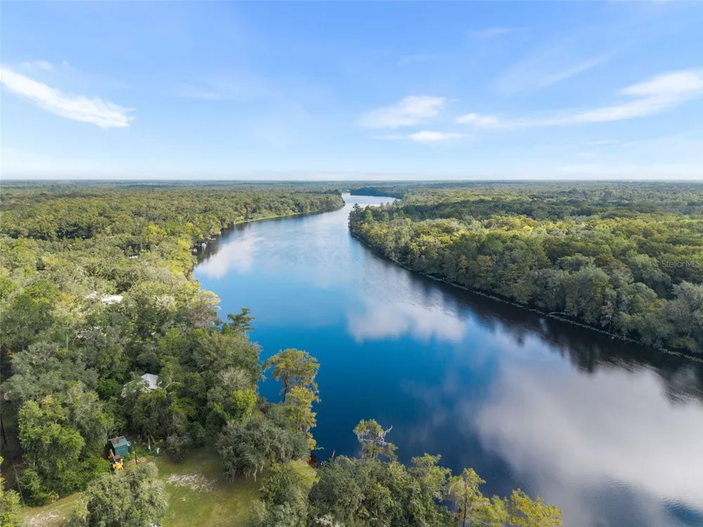 2033 SE HIGHWAY 317 Old Town, FL 32680