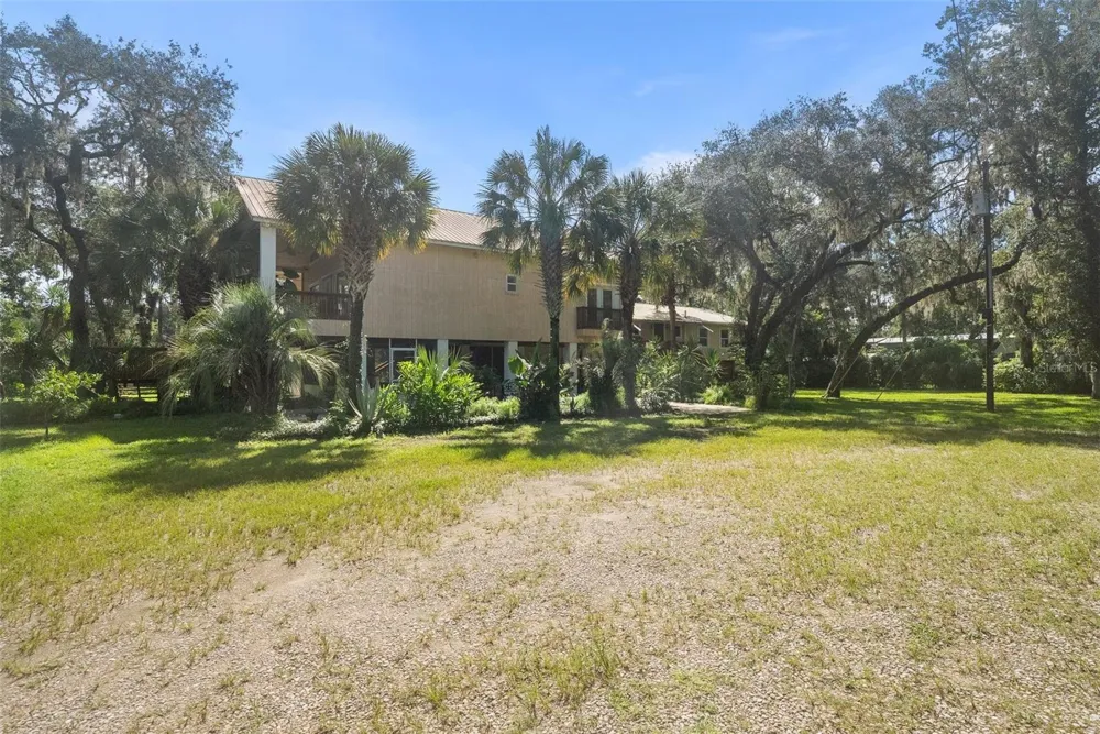 2033 SE HIGHWAY 317 Old Town, FL 32680
