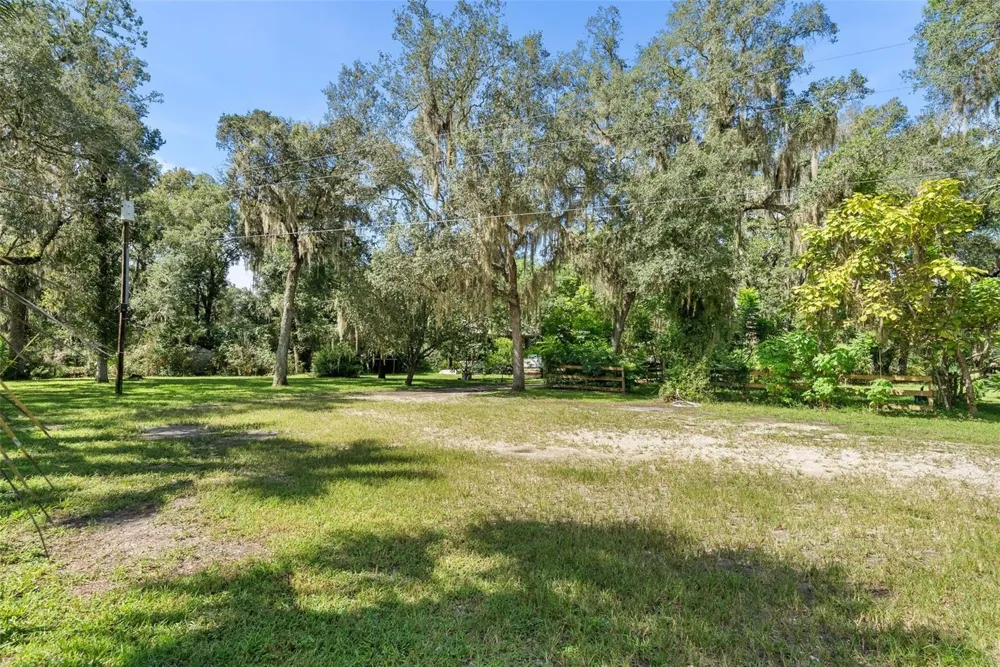 2033 SE HIGHWAY 317 Old Town, FL 32680