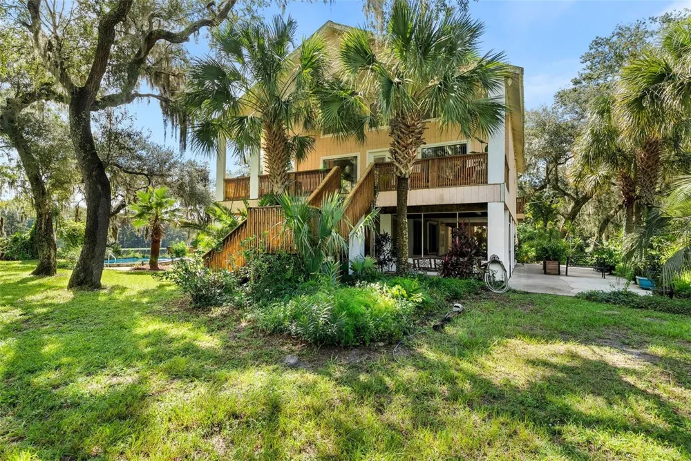 2033 SE HIGHWAY 317 Old Town, FL 32680