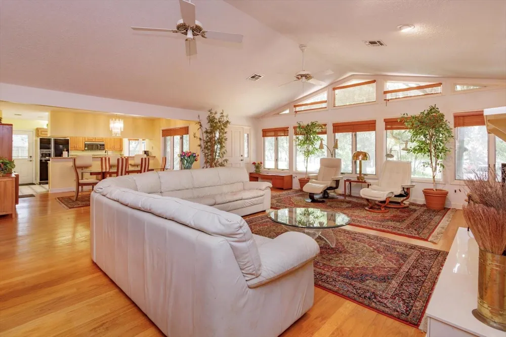 10350 LAKE LOUISA ROAD Clermont, FL 34711