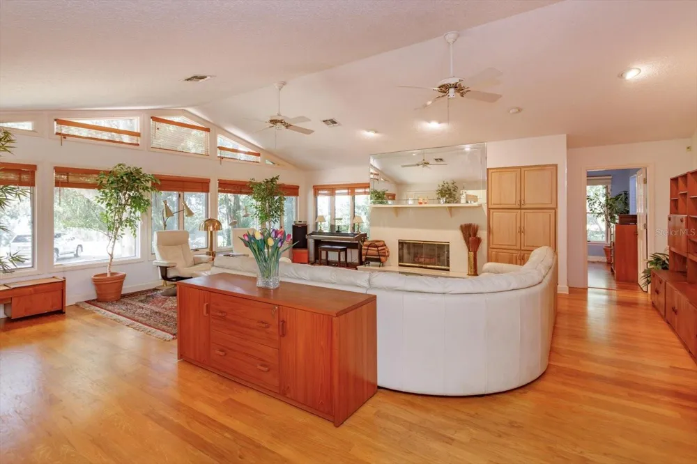 10350 LAKE LOUISA ROAD Clermont, FL 34711
