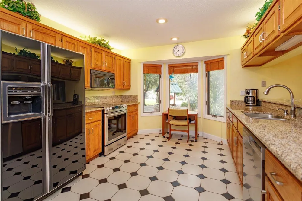 10350 LAKE LOUISA ROAD Clermont, FL 34711